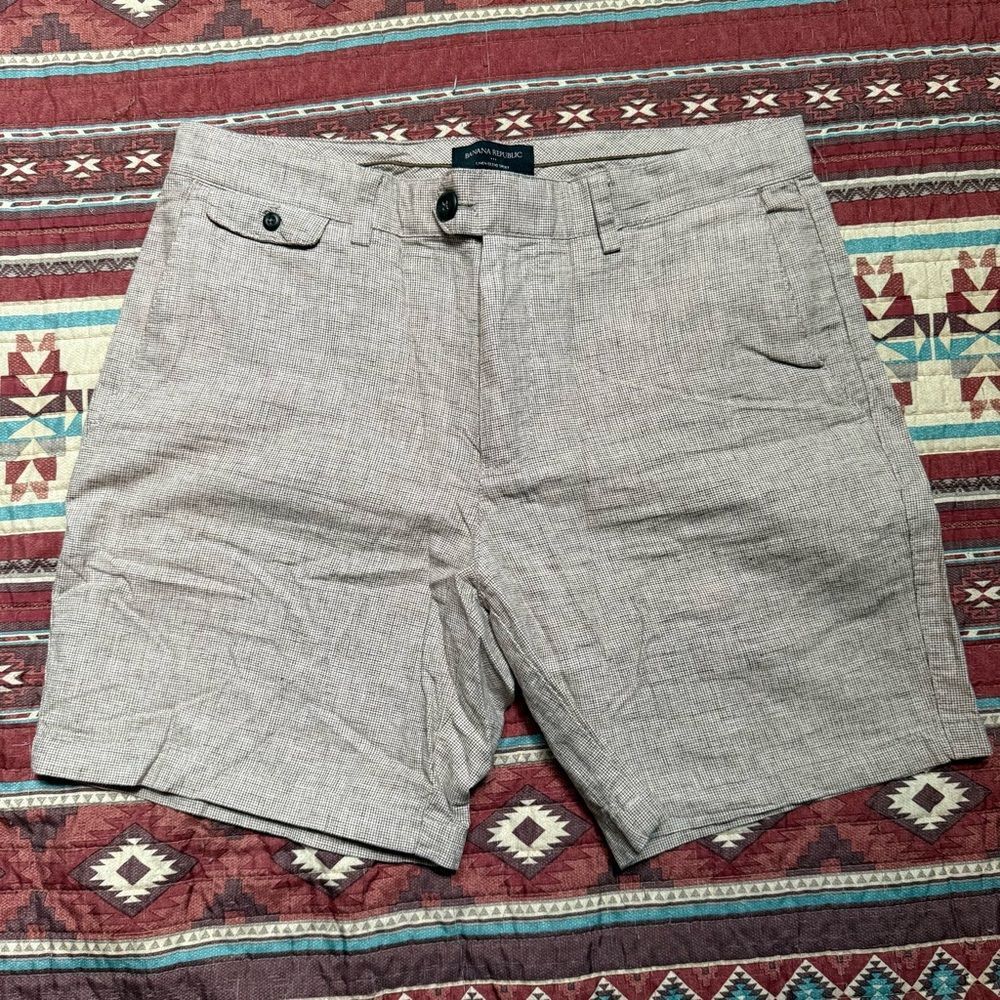 Banana Republic Linen blend shorts size 32